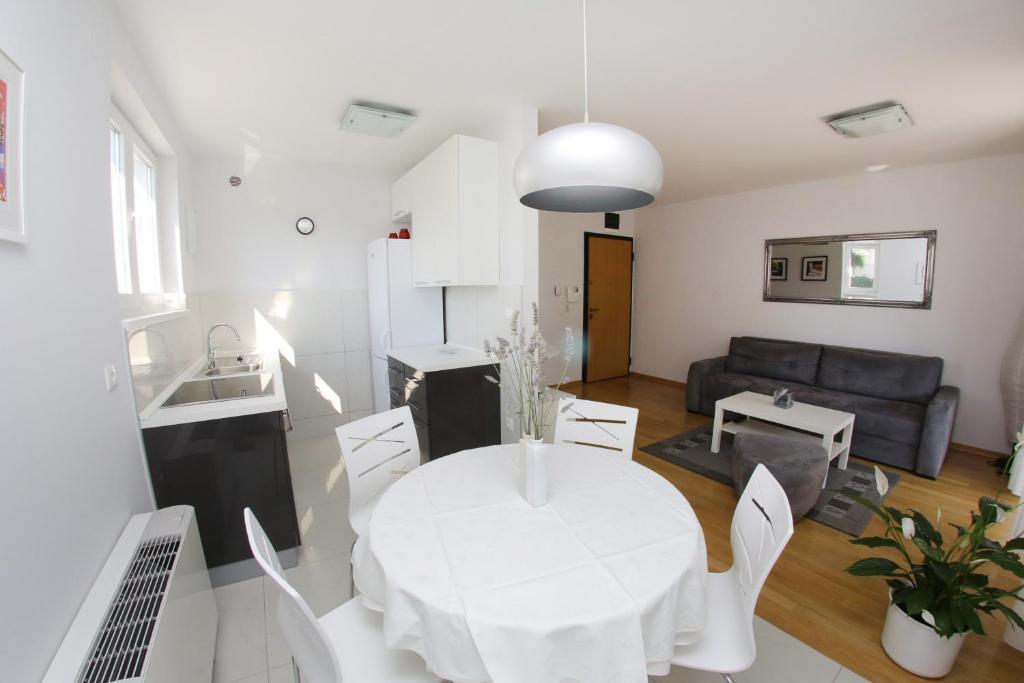 Lila Apartments زادار الغرفة الصورة