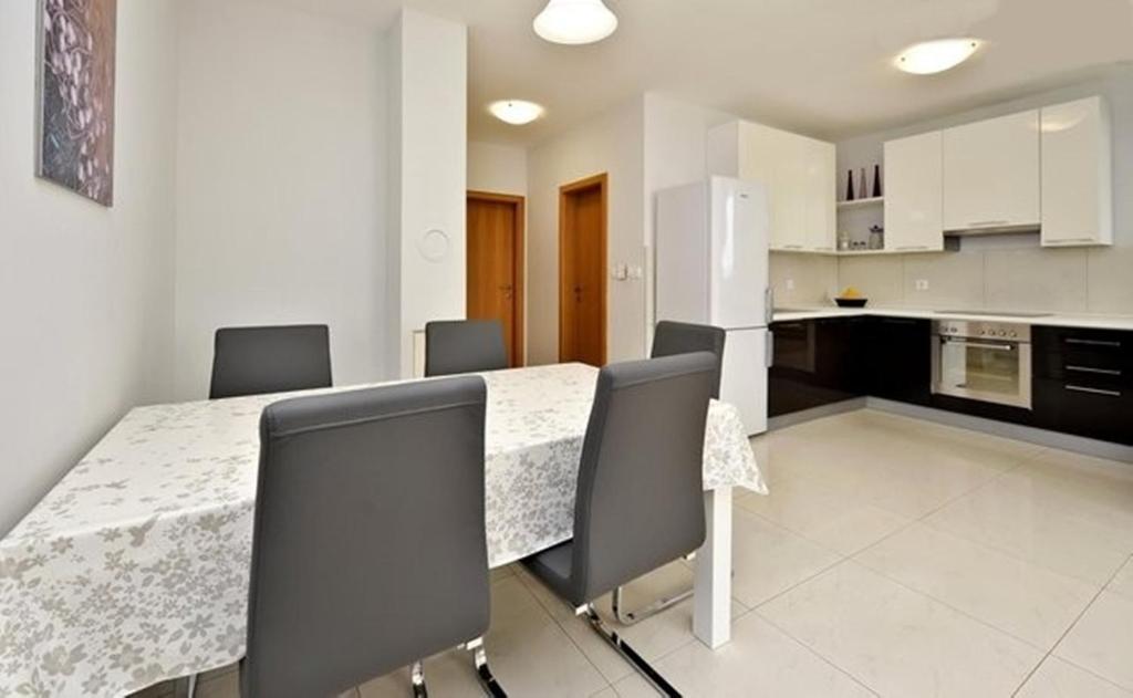 Lila Apartments زادار الغرفة الصورة