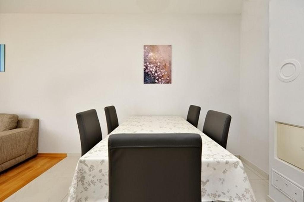 Lila Apartments زادار الغرفة الصورة